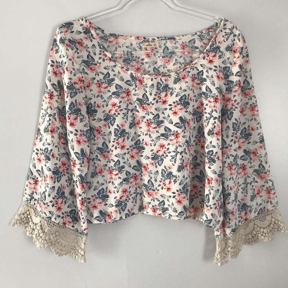 HOLLISTER ~ Floral/Crocheted cuffs BOHO